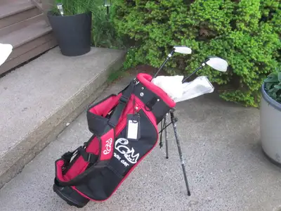 Children Right Hand 5-pc. Golf Club Set (PGM Pick Kat) with Bag, View more