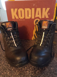 Men Safety Boots by KODIAK,size 5.5