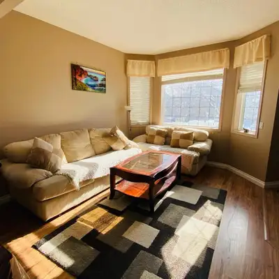 (Starting September 2025) Looking for a FEMALE roomate, preferably a student or a young working prof...