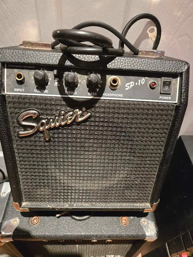SQUIRE SP 10 Guitar Practice Amp63234727637763128