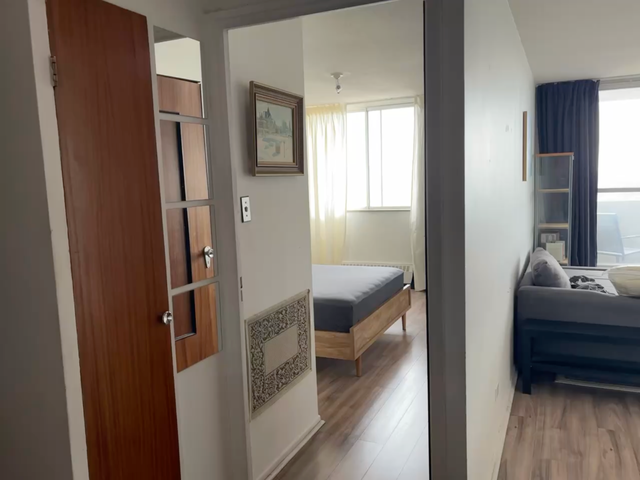 Furnished 1-bedroom Plateau Mont-Royal, 20th floor, Pool & Gym