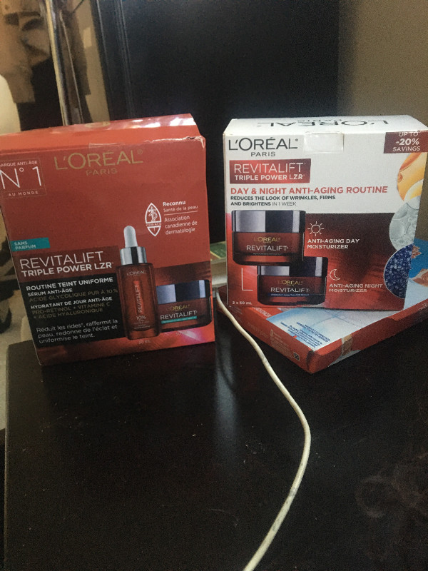 2 Olay gift sets in Health & Special Needs in Kelowna - Image 3