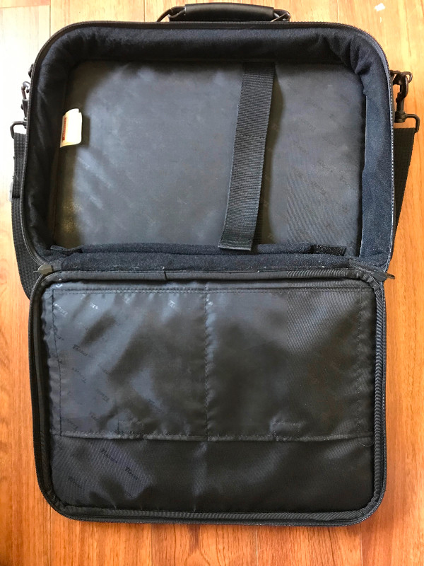 Targus laptop bag in Laptop Accessories in Victoria - Image 3