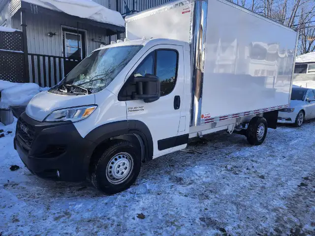 Moving451076828169523200