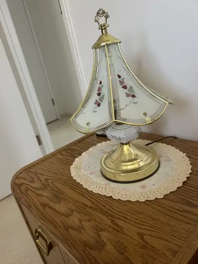 Vintage Oak Bedroom Set - lamps not included, View more