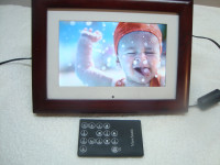 Digital Picture Frame with Remote