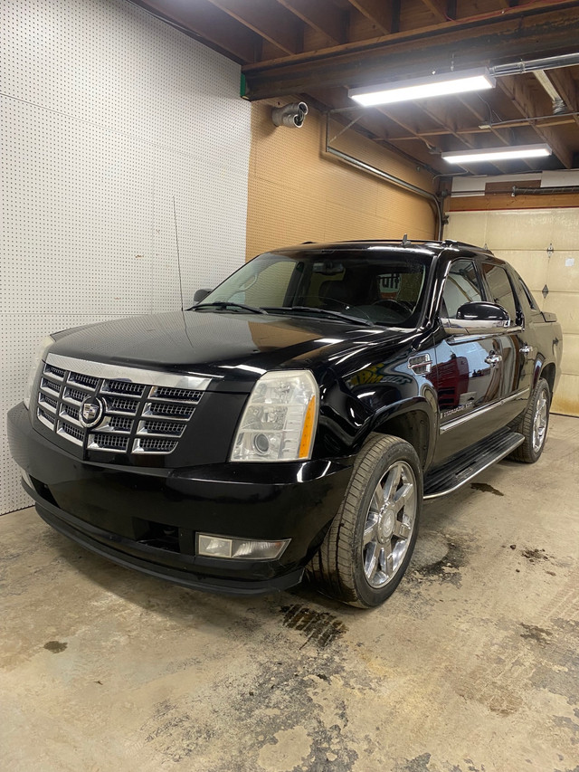 2007.5 Cadillac Escalade EXT in Cars & Trucks in Regina