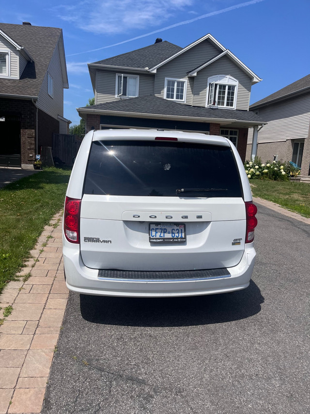2018 Dodge Caravan   in Cars & Trucks in Ottawa - Image 4