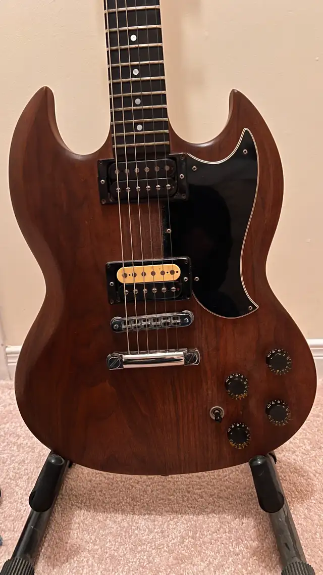 Gibson SG 1981 in Guitars in Ottawa - Image 5