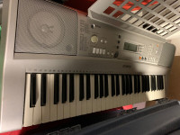 Yamaha E303 keyboard piano
