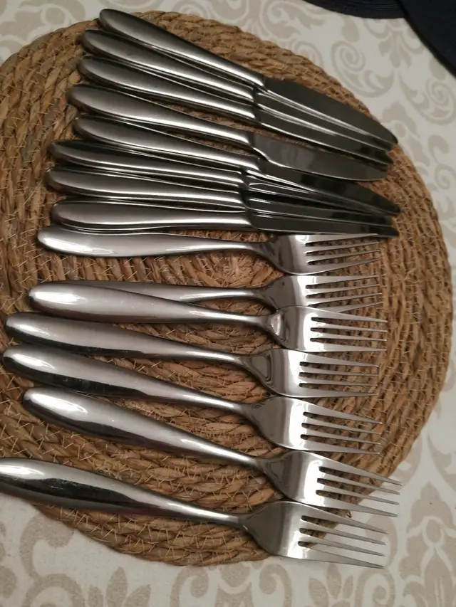 Cutlery set 16pc, stainless steel in Kitchen & Dining Wares in City of Toronto - Image 5