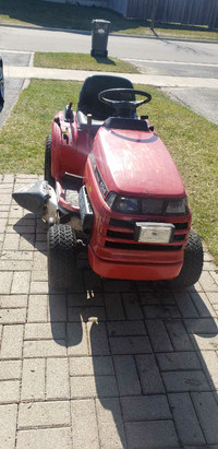 Honda 4514 lawn tractor w 38 cutting deck 