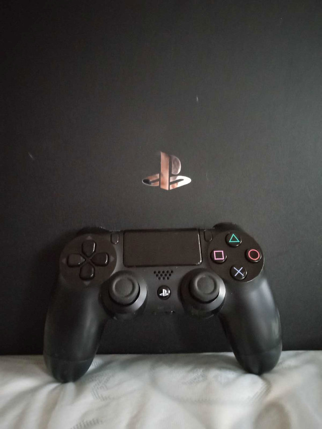 Ps4 pro with ps4 and ps5  controller  in Sony Playstation 4 in Oakville / Halton Region
