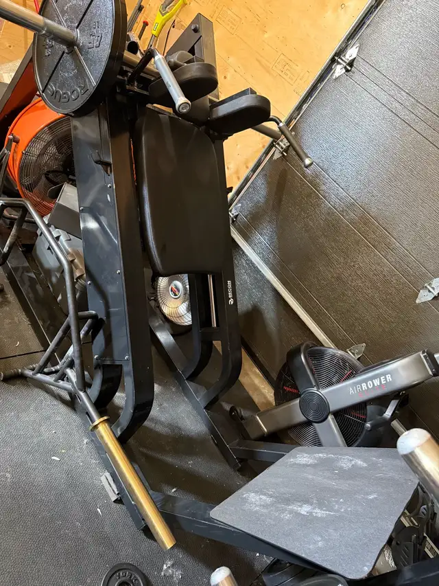 hack squat machine  in Exercise Equipment in Moncton - Image 2