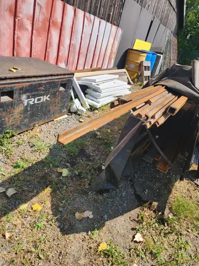 LOT DE MÉTAL, View more