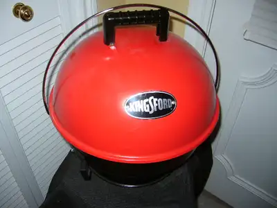 BBQ King S Ford pour briquettes inclus. Noir/Rouge. Neuf., View more