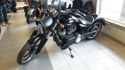 Mileage 7202 Sweet black Victory 106 cruiser. Has that big 106 cubic inch engine with 6-speed overdr...