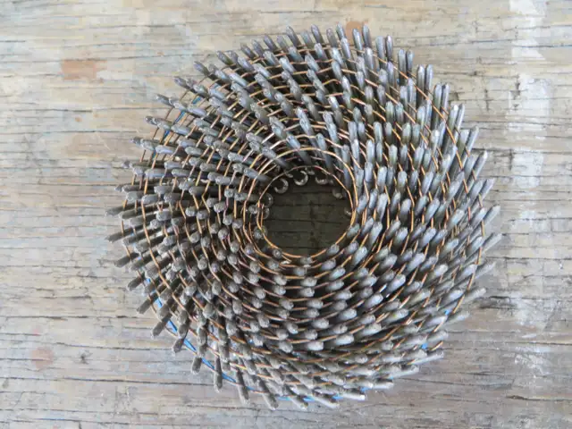Coiled Nails in Hardware, Nails & Screws in Edmonton - Image 5