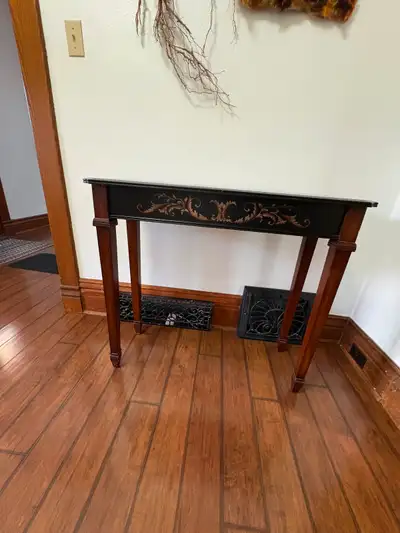 Really lovely Bombay side table - ideal for entrance hallway, office waiting area, side serving tabl...