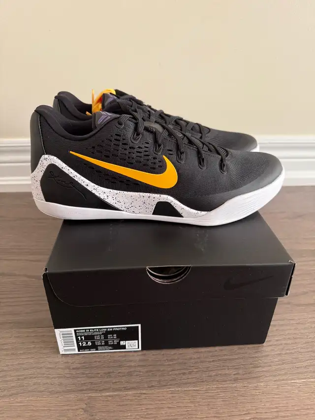 Nike Kobe 9 Protro EM Lakers DS Size 11  in Men's Shoes in Markham / York Region - Image 4