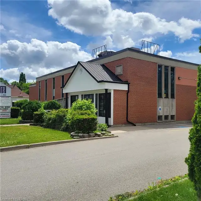 COMMERCIAL OFFICE SPACE (6 MONTHS FREE RENT)