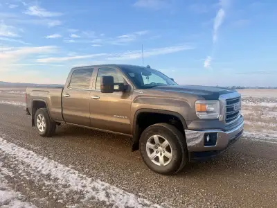 - 2014 GMC Sierra 1500 - 5.3 L Eco Tech 3 V8 - 6.5ft box ( full size) - SLT trim ( loaded other than...