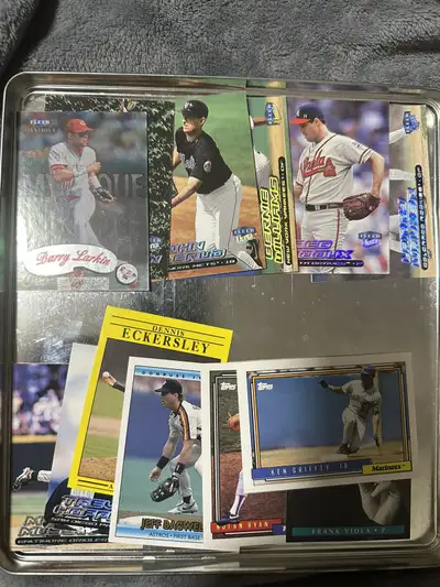 Assorted lot of MLB baseball cards, View more