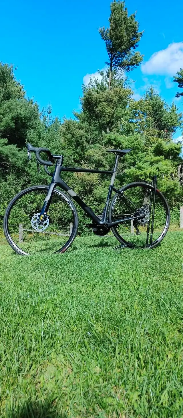 Smooth Cannondale Super Six Evo w/Di2 in Road in Kawartha Lakes - Image 3