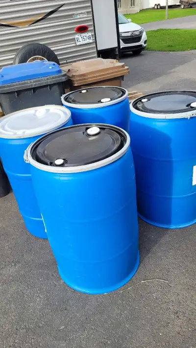 Barils 55galons avec couvercle, View more