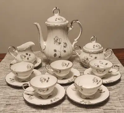 Edelstein Bavaria Maria Theresia Tea set made in Germany. Excellent condition. Never been used. 5 cu...