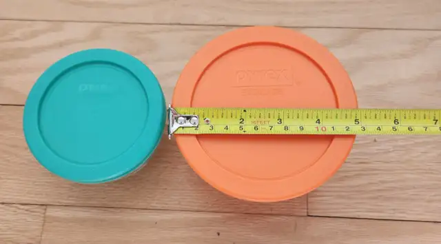 2 Small Pyrex Containers463248565773936641