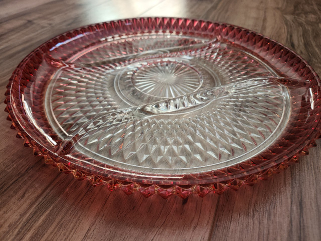 ANTIQUE (Indiana Glass) Ruby Flash Diamond Point platter / tray in Arts & Collectibles in Fredericton