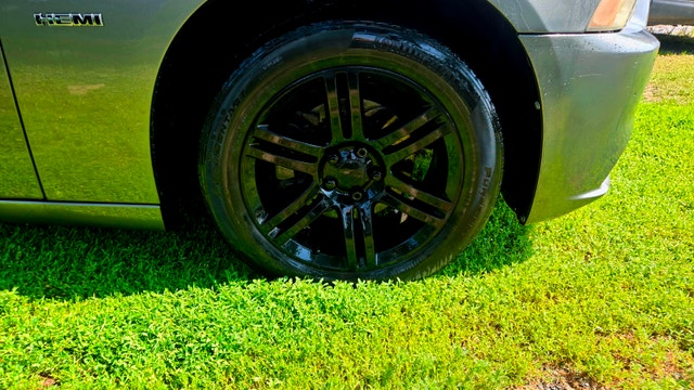 Dodge chager — photo 2