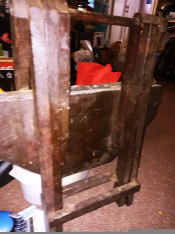 SMALL NIGHT STAND SIZE COLLAPSABLE TABLE in Other Tables in Sarnia - Image 3