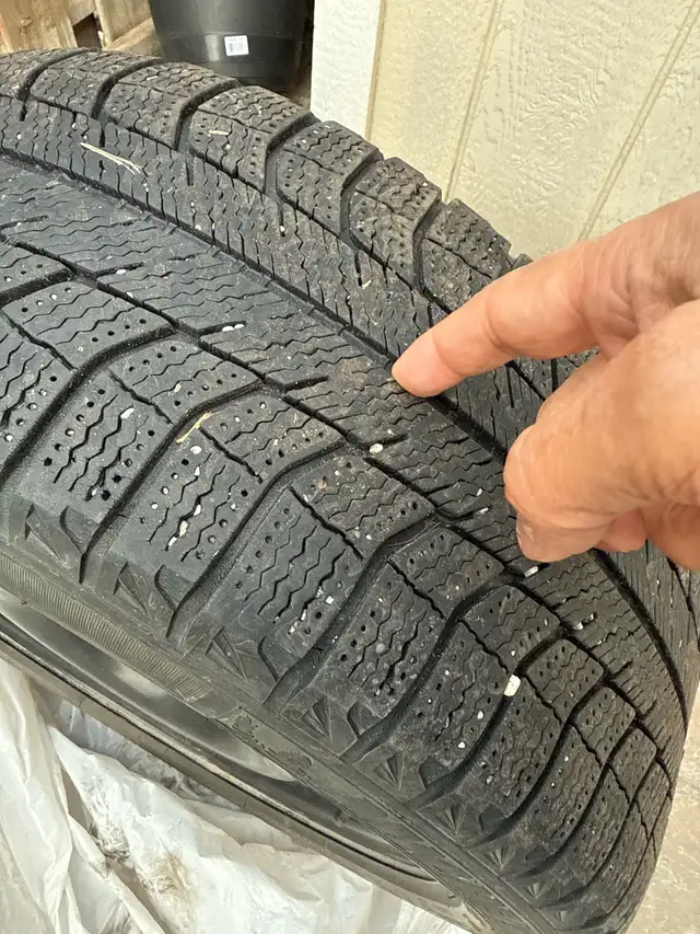 Lexus ES350 Winter Tires 225/50 R17 in Tires & Rims in Mississauga / Peel Region - Image 3