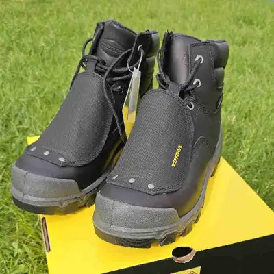 Men's Size 10 Terra Sentry Boot CSA Grade 1 Protective Toe CSA Electrical Shock Resistence CSA Metat...