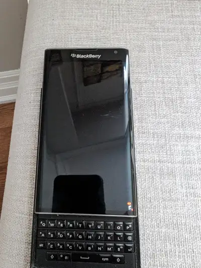 Blackberry Priv 24 GB Cell Phone (Android Ops System)
