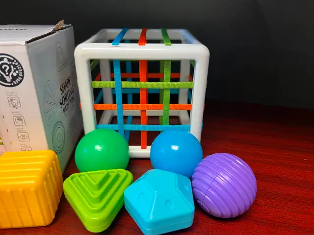Shape Sorting Baby Toy Educational Fun 8 Colourful Shapes in Toys in Edmonton - Image 3
