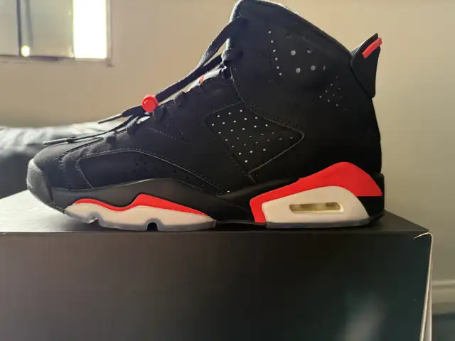 Air Jordan 6 infrared Shoes in Men's Shoes in Kitchener / Waterloo - Image 2