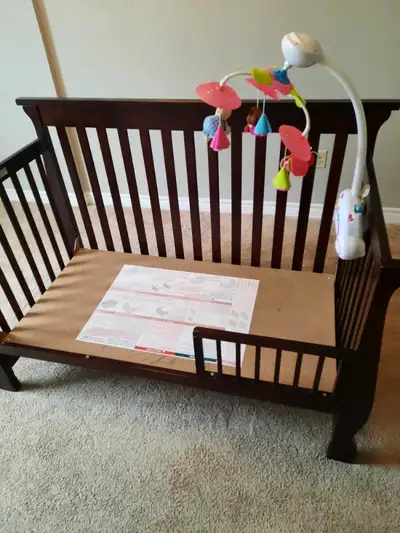 Venetian fixed side convertible crib(no mattress or toy), View more
