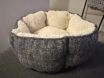 ROUND DOG BED, View more