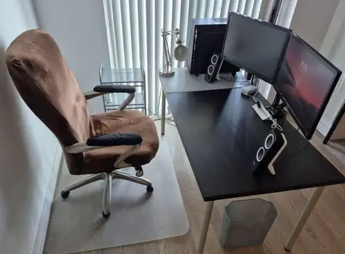 Everything is in good working condition and as shown in the pictures is included**: desk, chair, flo...