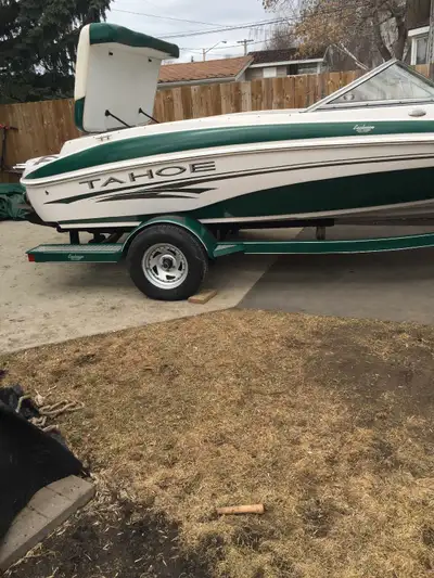 2005 Tahoe Q4, 18.5 ft, new travel trap made last year, serviced early, 150 hrs, 4.3L mpi motor 225...