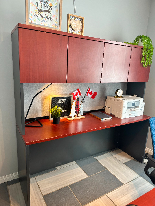 Office furniture Desk Hutuch in Desks in Edmonton - Image 3