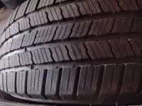 2 pneus d'été 245/65r17 Michelin en très bon état 