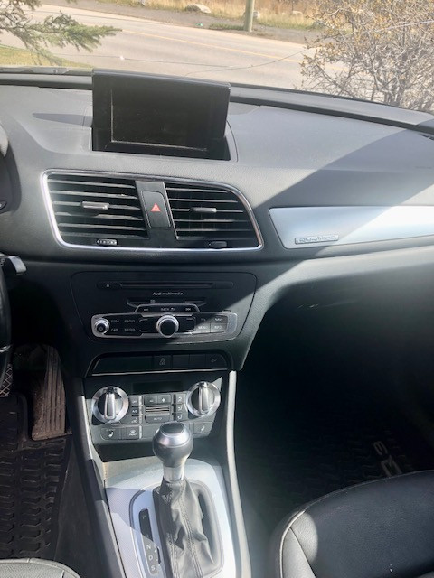 2015 Audi Q3 in Cars & Trucks in Calgary - Image 4