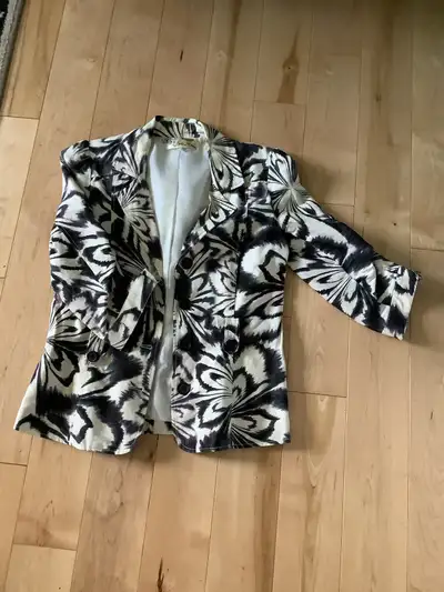 Veste capri 30$ lots, View more