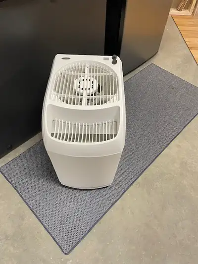 AIRCARE Space Saver Evaporative Humidifier for 2300 sq. ft. Spaces. Used one season, needs new filte...