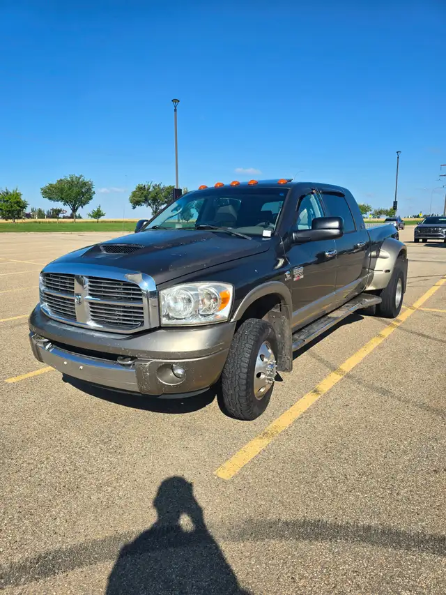 2008 Dodge Ram 3500 Mega Cab DRW 4x4 Cummins Resistol (Rebuilt)
