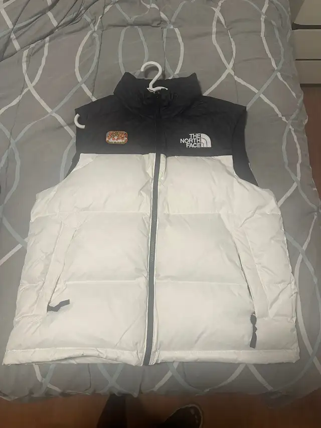 The north face 700 nuptse Limited in Men's in City of Montréal - Image 2